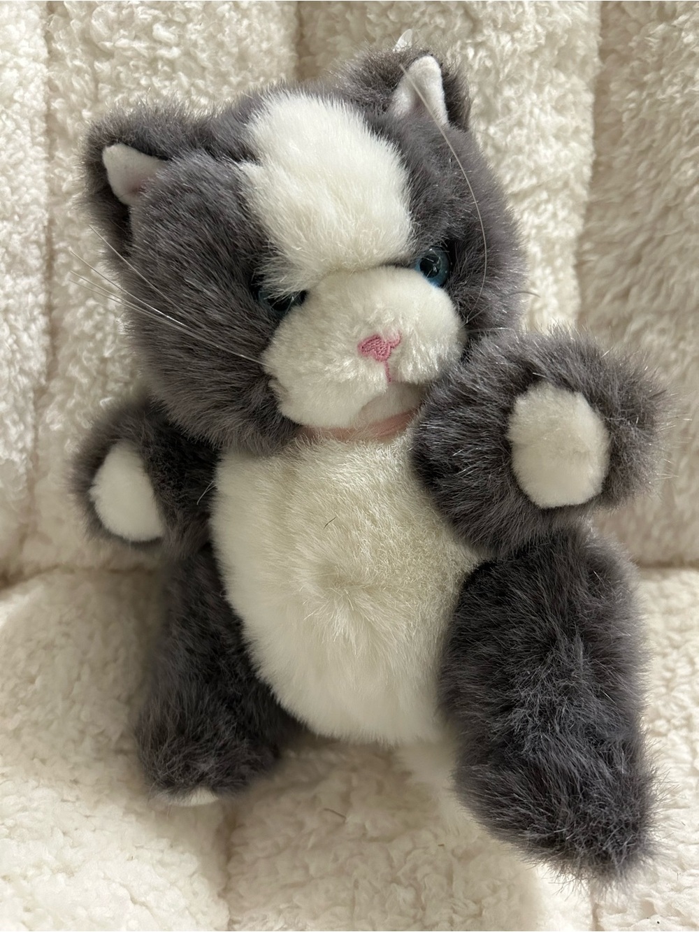 Vintage 1990 Polar Puff 24K Special Effects Gray White Cat Plush Interactive Toy